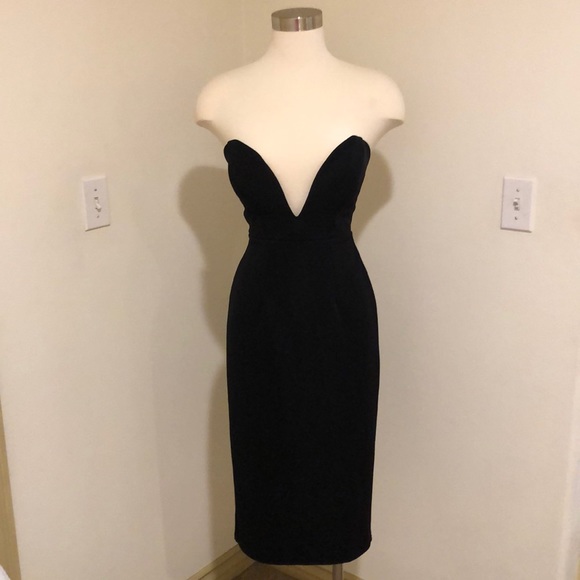 Dresses & Skirts - Sexy little black dress